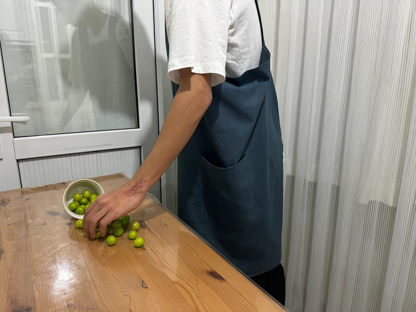 Cross Back Apron Sewing Pattern: Japanese Style Linen Apron (PDF)