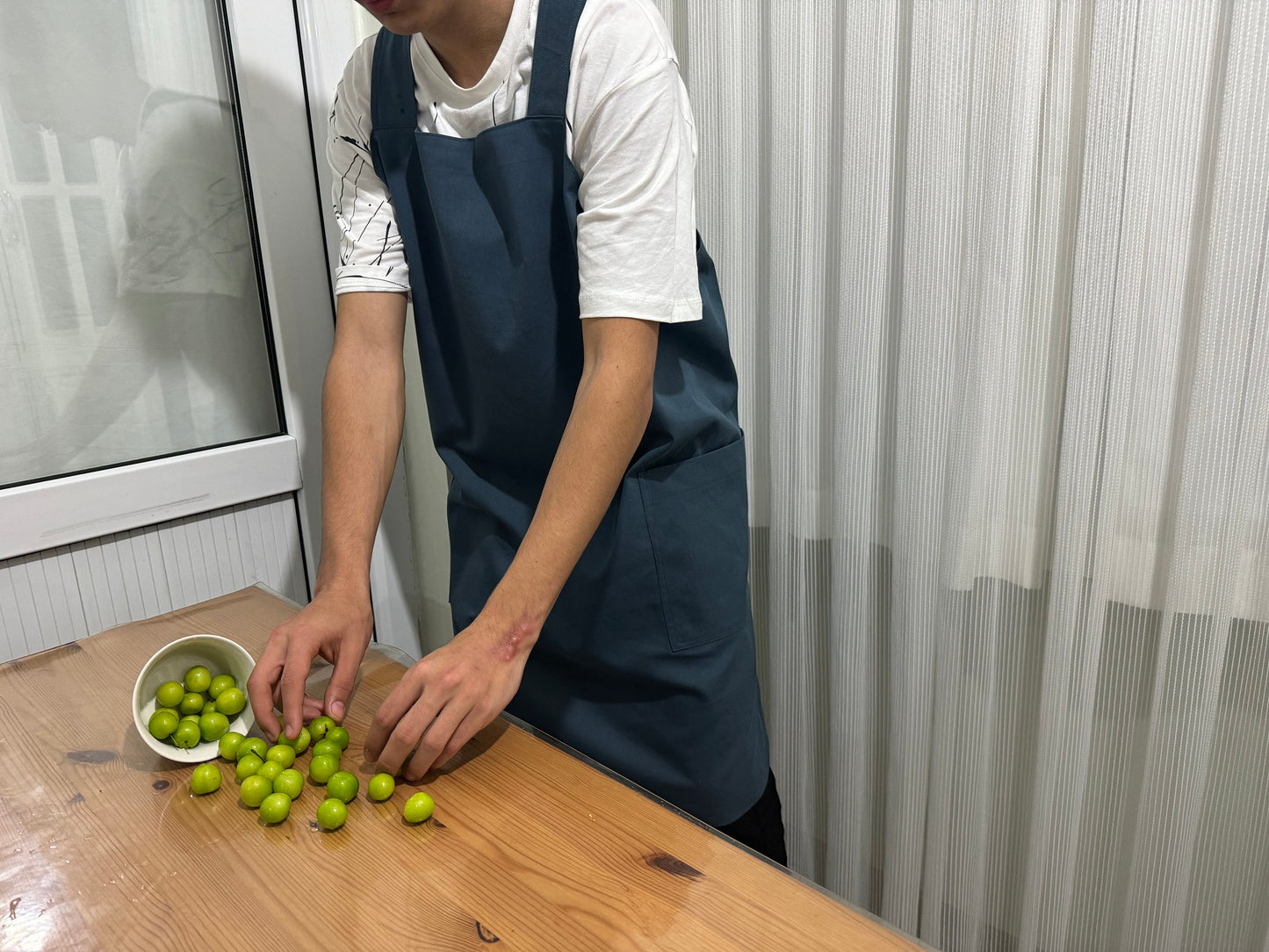 Cross Back Apron Sewing Pattern: Japanese Style Linen Apron (PDF)