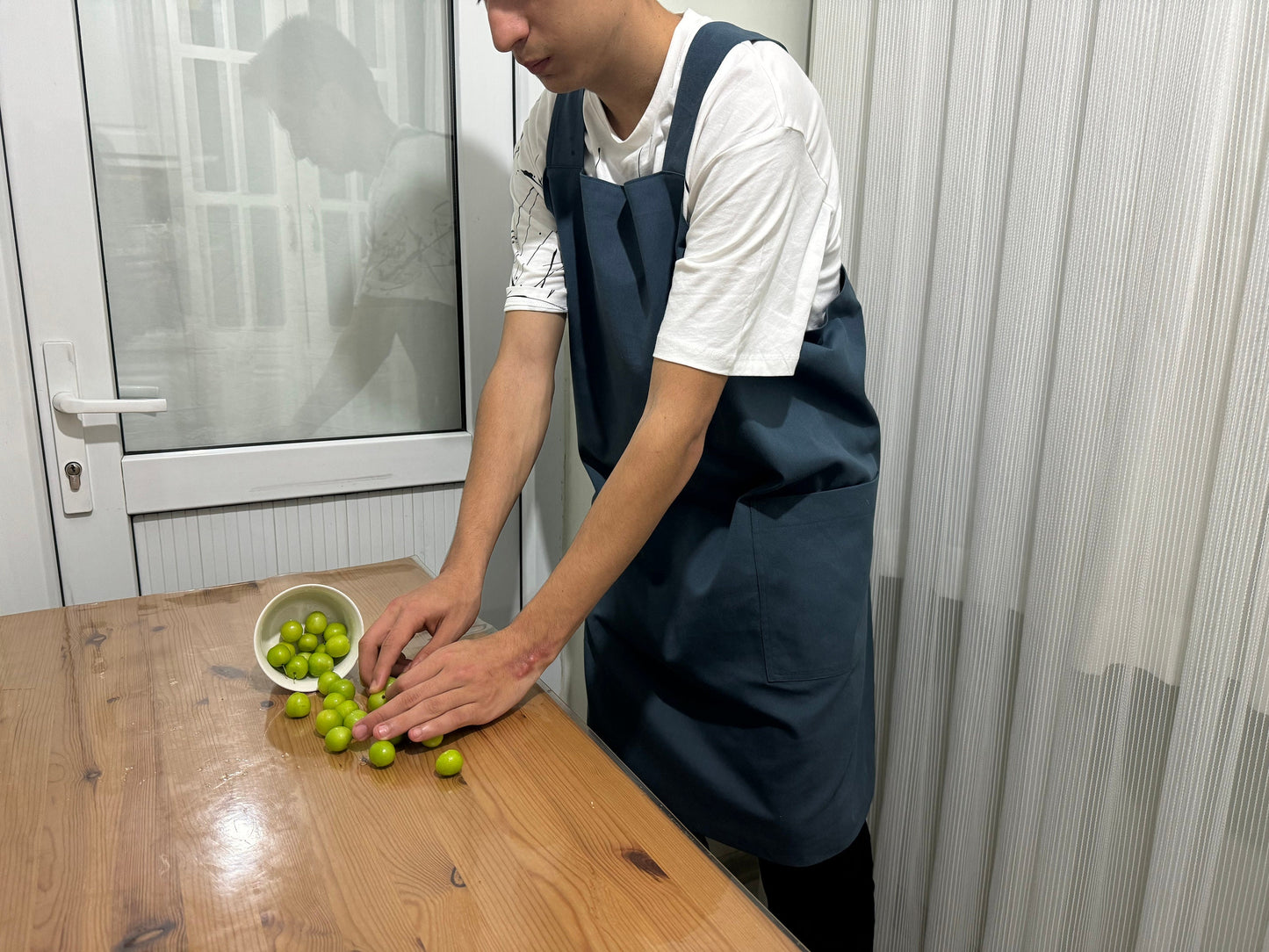 Cross Back Apron Sewing Pattern: Japanese Style Linen Apron (PDF)